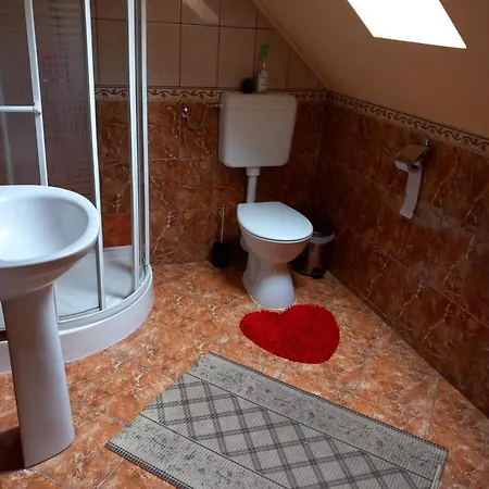 Krisztina Kulcsoshaz *